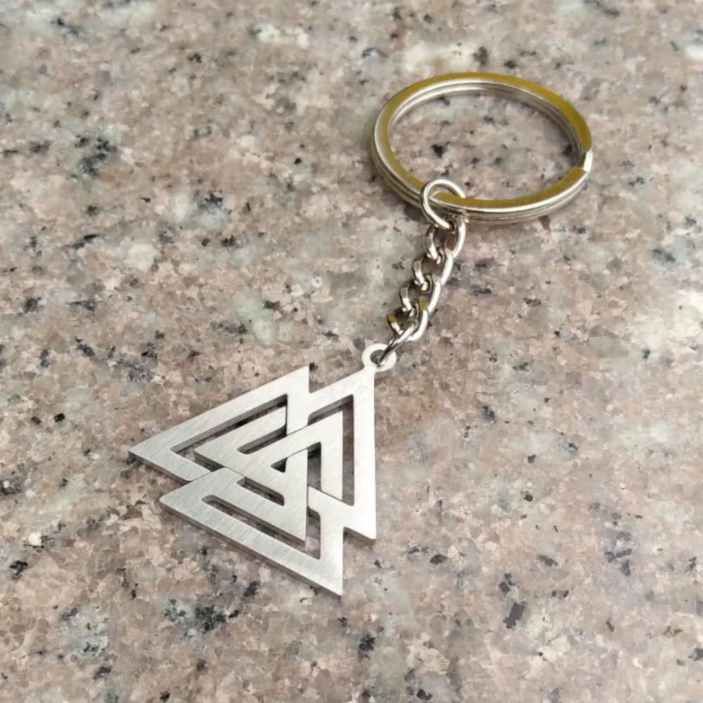 Valknut keychain amulet Walknut Ancient Viking Odin amulet Nordic talisman Scandinavian Viking Jewelry Gift Idea 1pcs