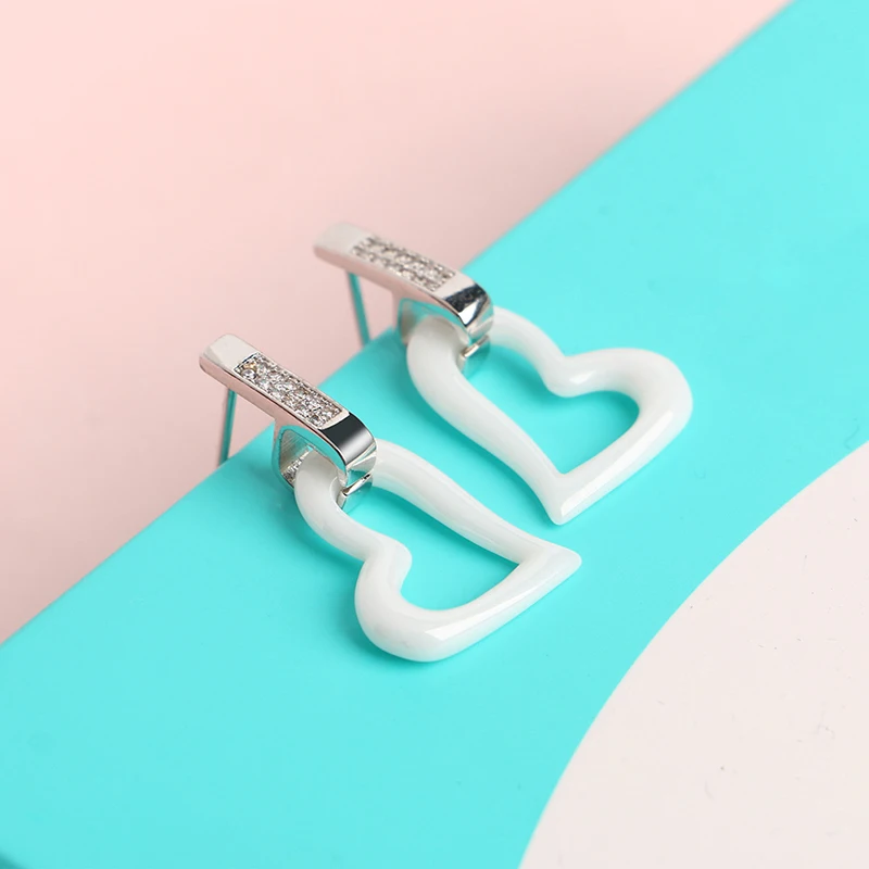 Pave Crystal Women Stud Earrings Fashion Jewelry Lovely Heart Healthy Ceramic Earrings Engagement Birthday Gift Jewelry