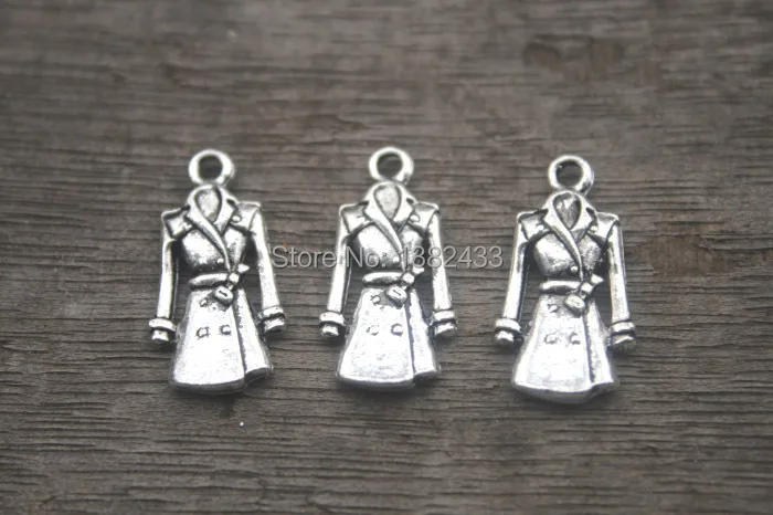 20 pcs-- Coat Charms,Antique Silver 3D Mini Clothings Overcoats Coats Windbreakers Charms Pendants 23x12mm