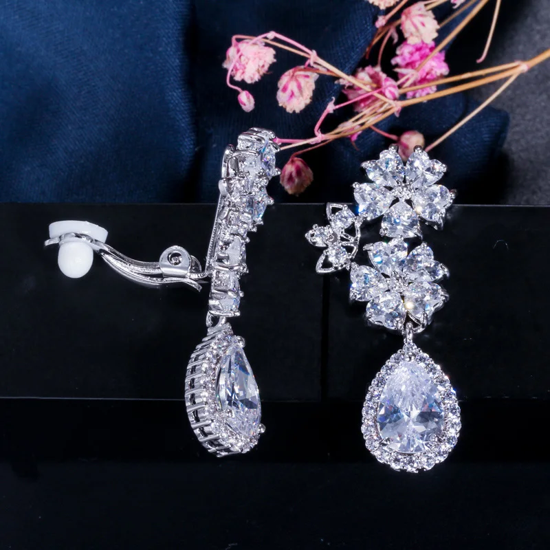 CWWZircons Elegante Blumenform Zirkonia Kristall Clip-Ohrringe für Nicht-Durchstochene Ohrlöcher Brautschmuck Hochzeitsschmuck Großhandel EJ0007 – Detail 5