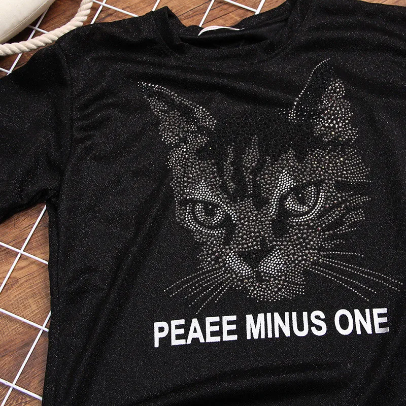 Moda padrão de gato Tops Diamantes quentes de seda T-shirt de manga curta feminina verão novo 2022 Estilo coreano Solto Confortável Tees Feminino