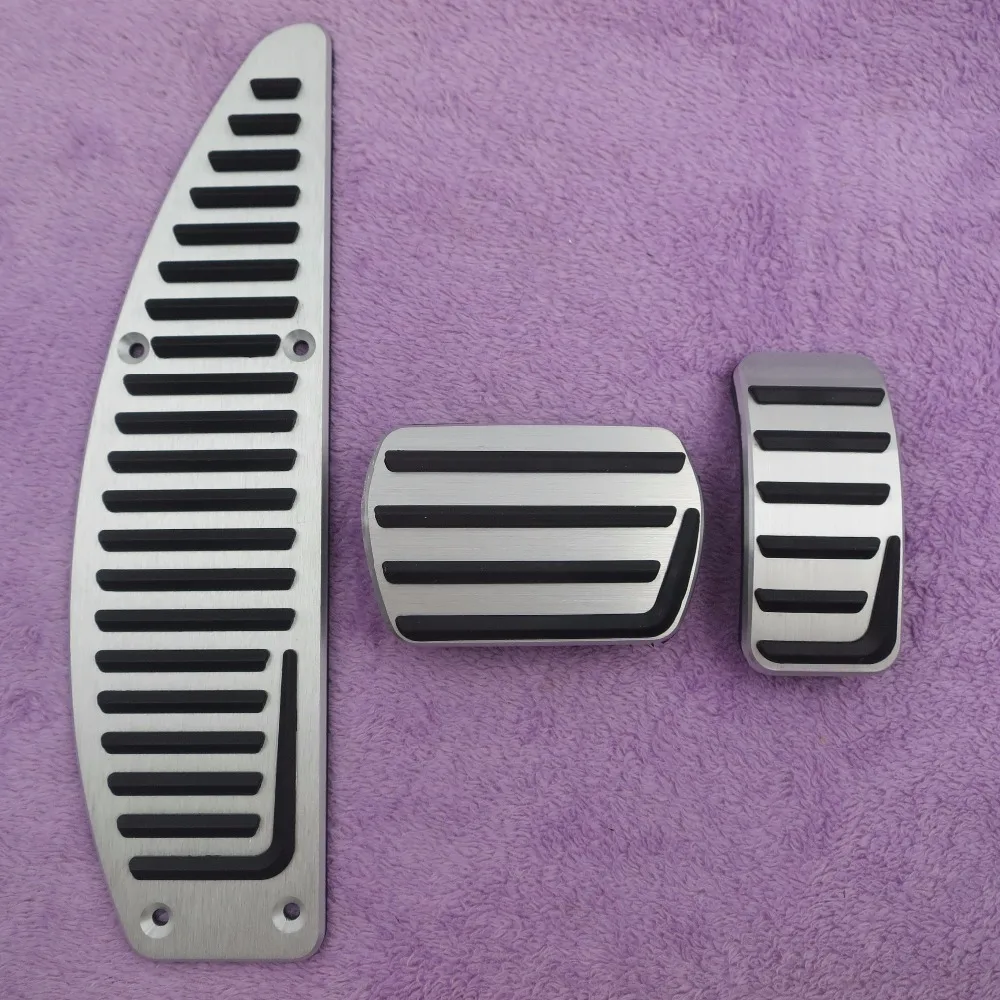 

DEE Car Accessories Aluminium Alloy Accelerator gas brake pedal for Volvo S40 V40 C30 AT,non slip pedal plate pads styling