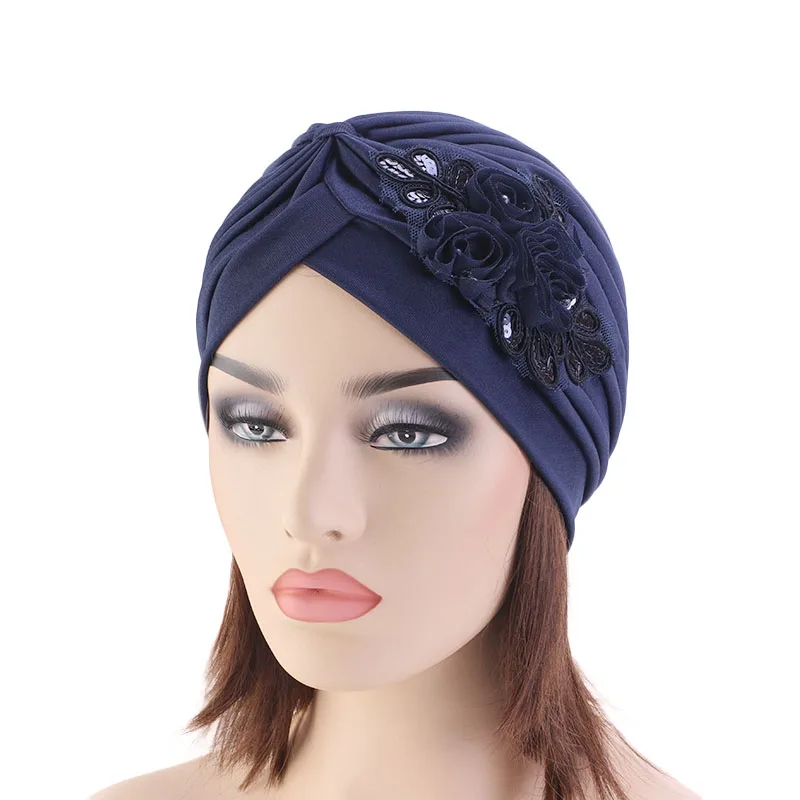 Neue Blume Dekoration Turban Einfarbig Für Frauen Mode Haar Tragen Kopf Wrap Damen Kopfbedeckungen Krebs Hüte Indien Kappe Bandana – Detail 2