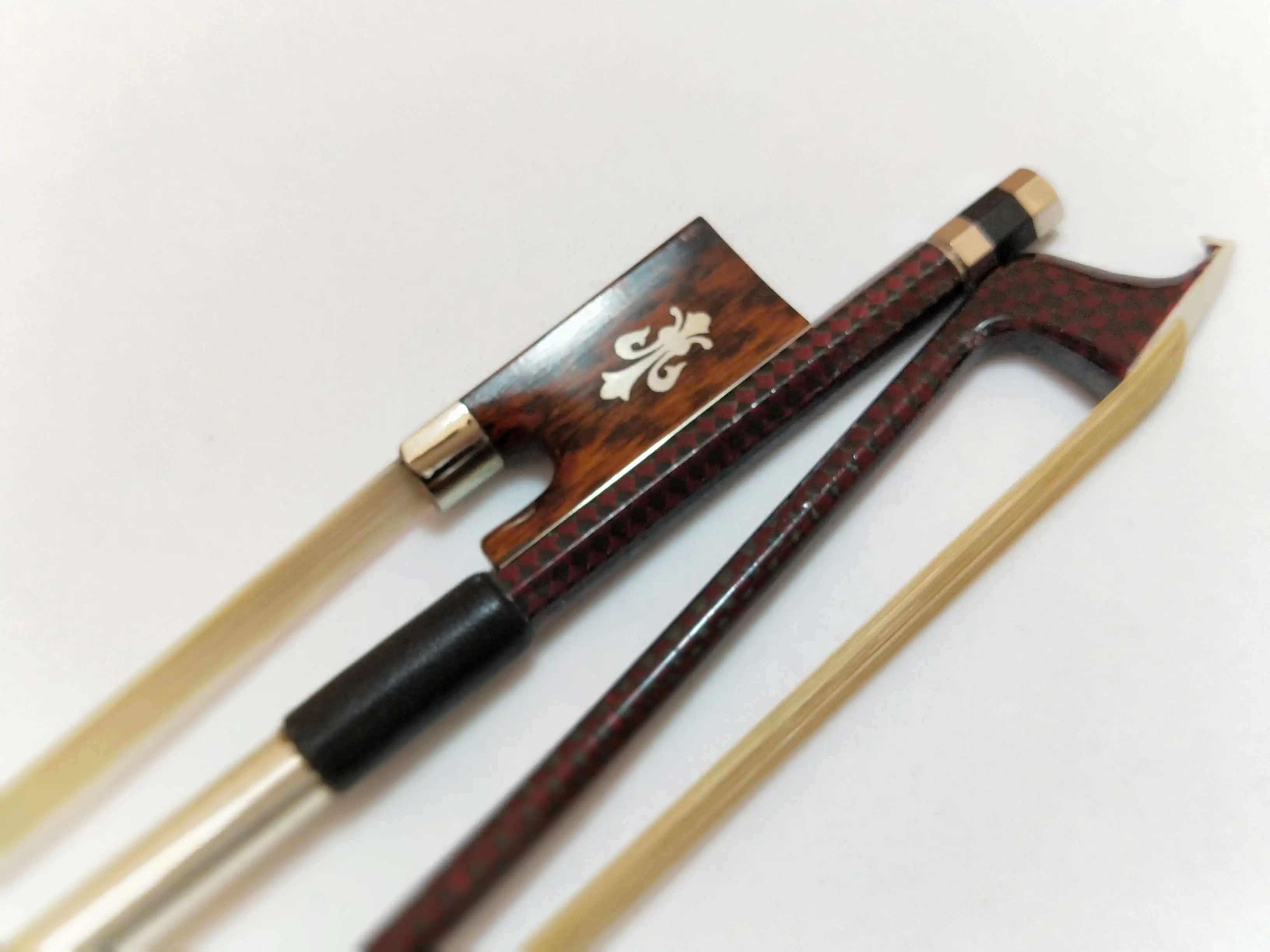 

2 PCs NEW Type Carbon Fiber Violin Bow 4/4 Snakewood Frog Inlay with Flower