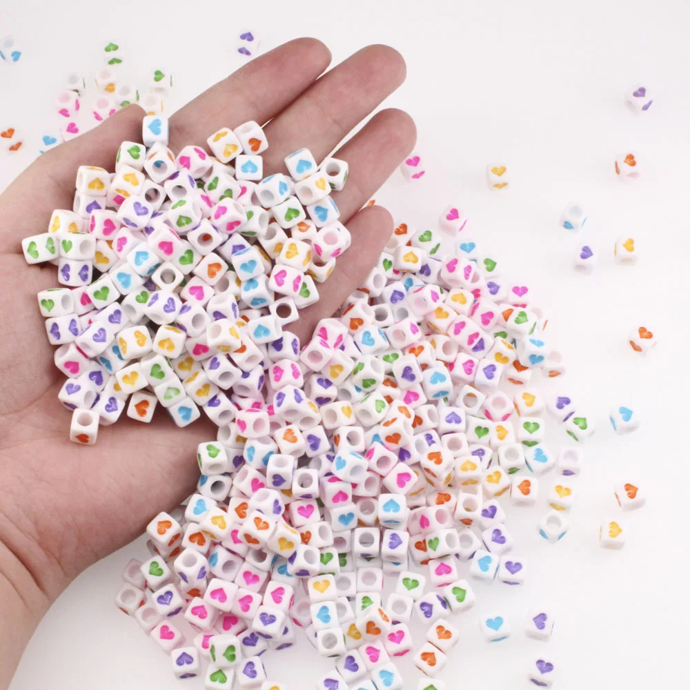 CHONGAI 100Pcs Random Mixed Colorful Heart White Acrylic Beads Alphabet Charms Beads For Jewelry Making 6x6mm