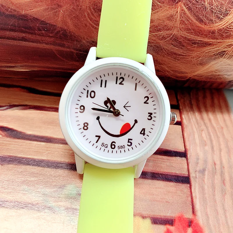 2024 new hot mischievous smiley face children\'s watch luminous with cute girl quartz watch