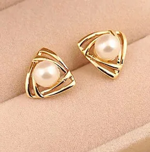 New Fashion Pearls Earring 2016 Elagant Charming Triangle Plated Gold Pearl Ear Stud Earrings Gift Lady Girl Boucle D\'oreille