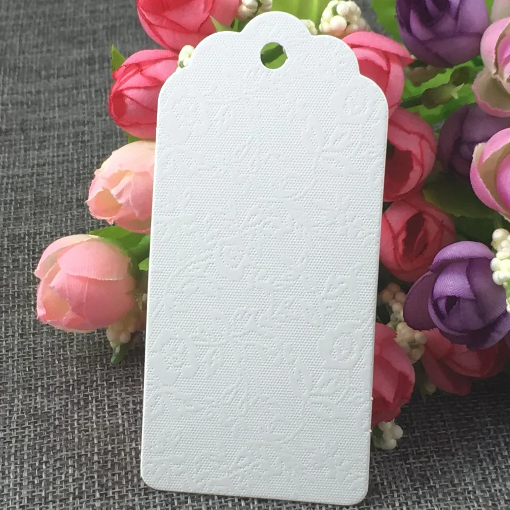 500pcs 9.5*4.5cm White Garment Tags Emboss Rose Hang Tags Wedding Gift Tags Paper Price Tag Gift Packing Labels/Paper Card