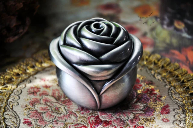 Novel rose-shaped Gothic European classic Princess metal jewelry box keepsake souvenir token box case 2122