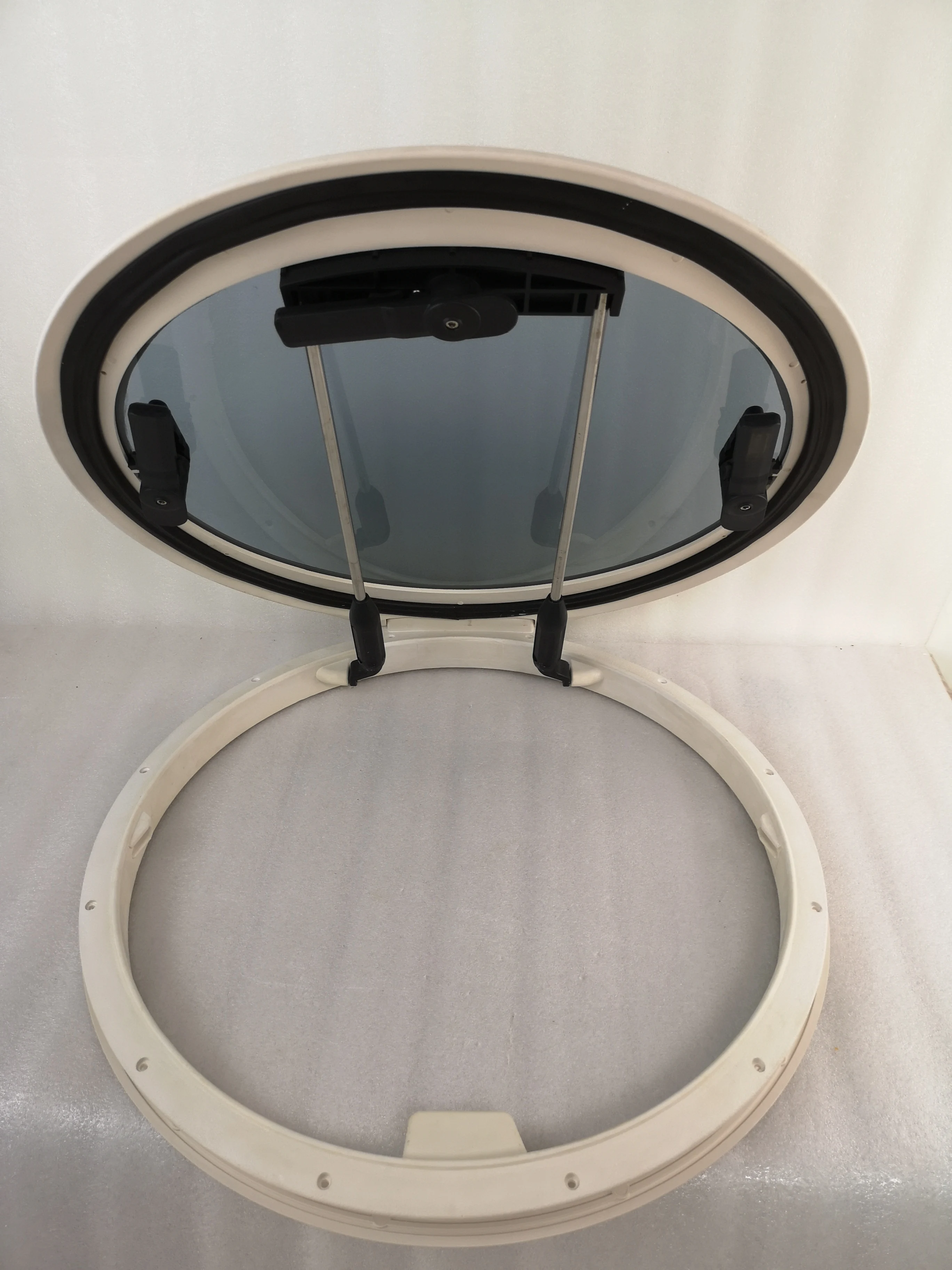 

625mm Diameter Round Marine Grade Nylon Boat Deck Hatch Window With Tempered Glass and Trim Ring