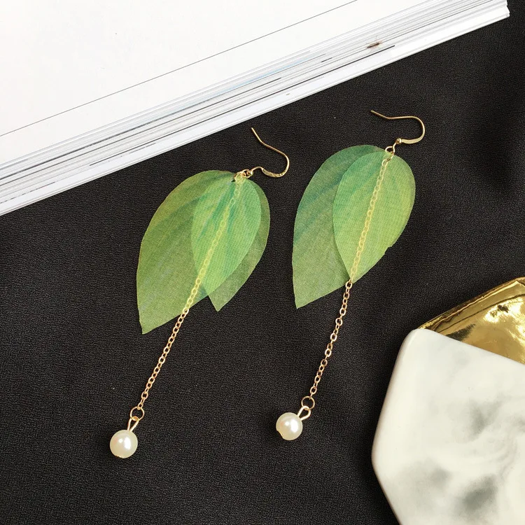 2017 Vintage Jewelry Exquisite Green Color Leaf Earrings Modern Beautiful Long Pearl Dangle Earrings For Women Brincos