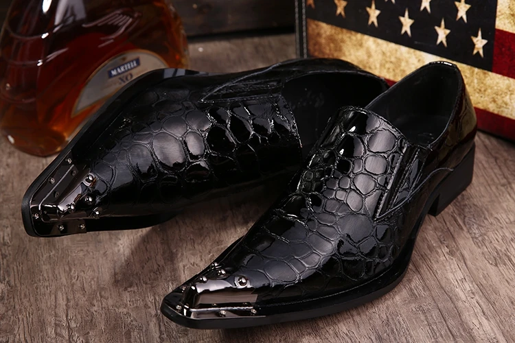 Spring summer black patent leather mens pointed toe dress shoes metal tip studded classic slip on oxford shoes for men