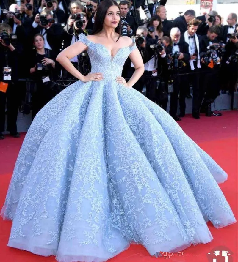 Ice Blue Ballkleid Prom Kleider 2019 Weg Von Der Schulter Spitze Appliques Abendkleider Red Carpet Bodenlangen Promi Party