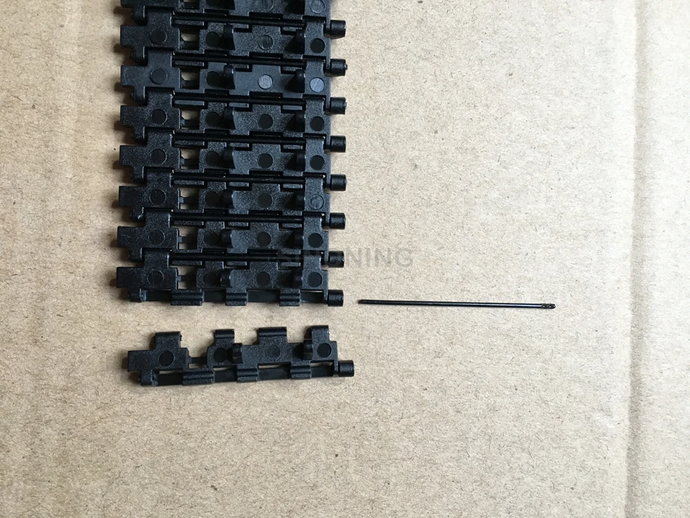 1 pcs  supper big tank track chain caterpillar 78cm long 4.5cm width for robot tank splicing