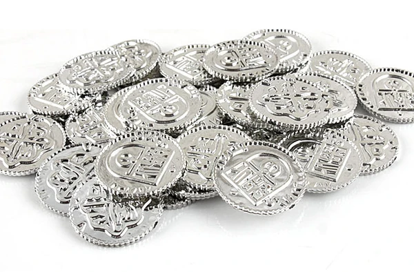 Cool fancy 100pc plastic Spanish pirate treasure silver coins props toys for Halloween party cosplay kids party favors prizes