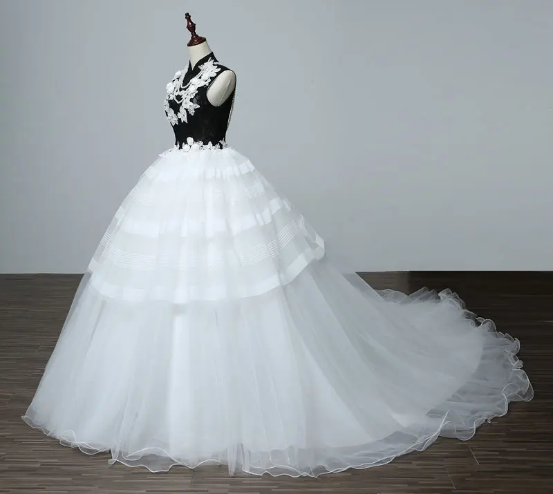 black white embroidery collar ruffled beading ball gown medieval dress Renaissance queen Victorian cosplay ball gown Belle Ball