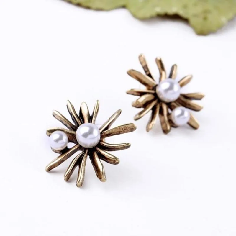 2018 New Design Retro Flower Women Nightclub stud Earrings Royal Style Ladies Simulated Pearl Jewelry Statement Wholesale