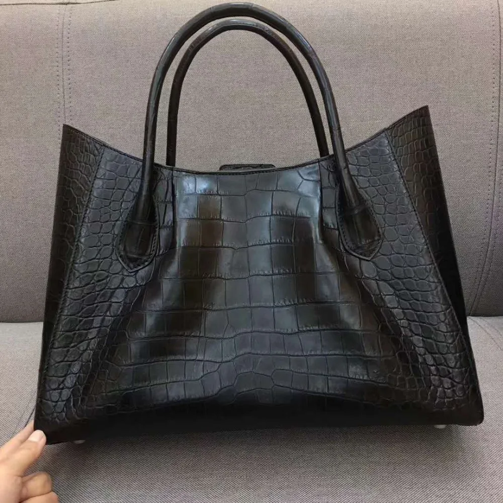 2018 latest Luxury top quality genuine crocodile belly skin women tote handbag big size top handle shop bag with zipper closure