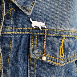 White cat and imitation pearl tassel pins Brooches Badges Hard enamel lapel pins Backpack Bag Hat Accessories Cat jewelry