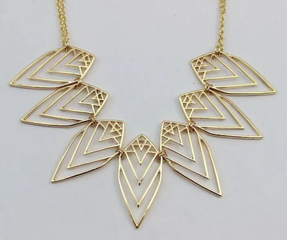 

Retro Boho Beach NecklaceVintage Hollow Out Heart Flower Chockers Necklace For Women Fine Jewelry