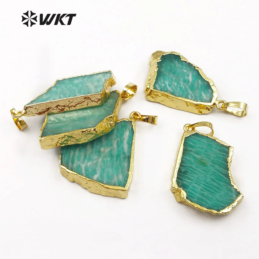 WT-P1406 WKT Wholesale natural stone pendant green free shape stone with gold metal eletroplated for women jewelry making