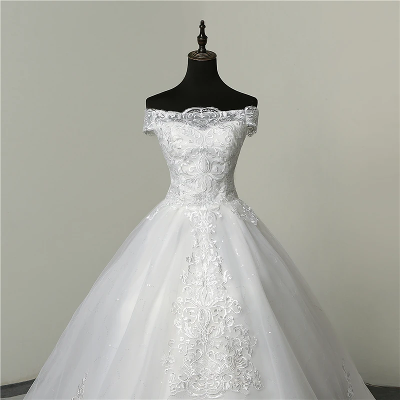 Goedkope Kant Applicaties Goedkope Trein Trouwjurk Sweetheart Tulle Tank Zomer Princess Bridal Baljurk Bloemenprint Cc