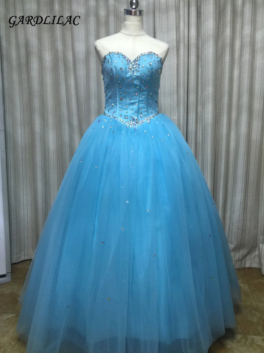 New Sweetheart Pink Blue Ball Gown Quinceanera Dresses Tulle Crystal Beads Sweet 16 Dress Long Prom dress Vestidos De 15 Anos