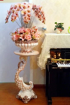 

European style of large vase. Simulation flower art suits. High grade set auger flowers. Arts and crafts decoration