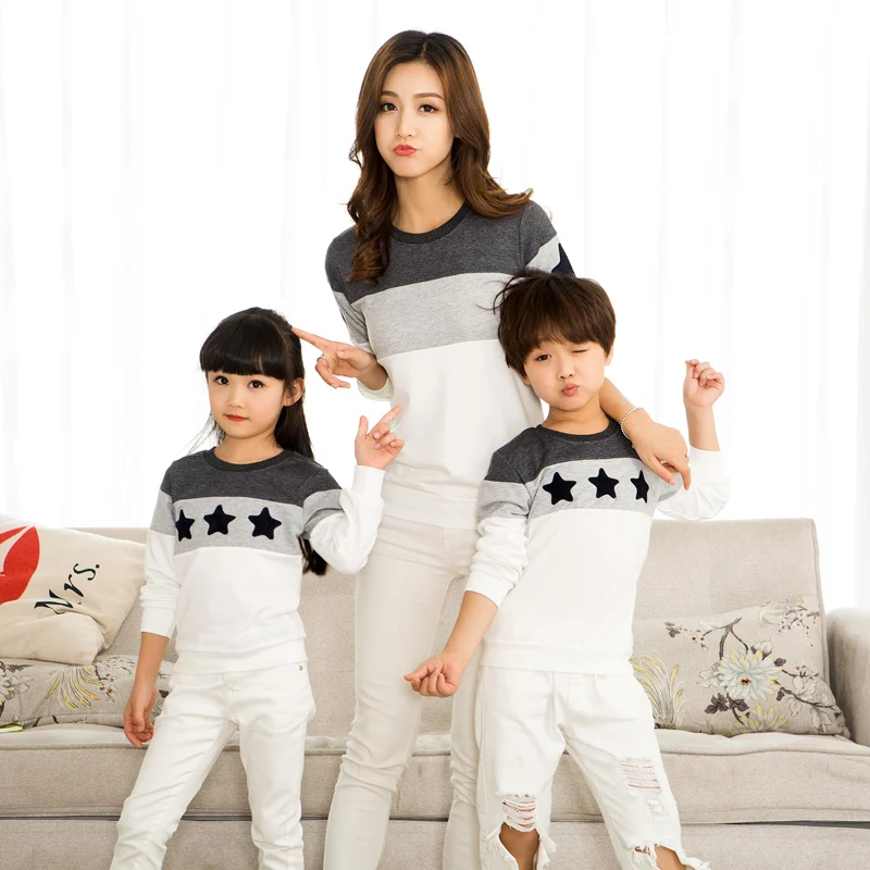 Family Clothing Embroidery Star Cotton T shirt Family Look Fashion Mother Father Baby boy girl clothes Family Matching Outfits