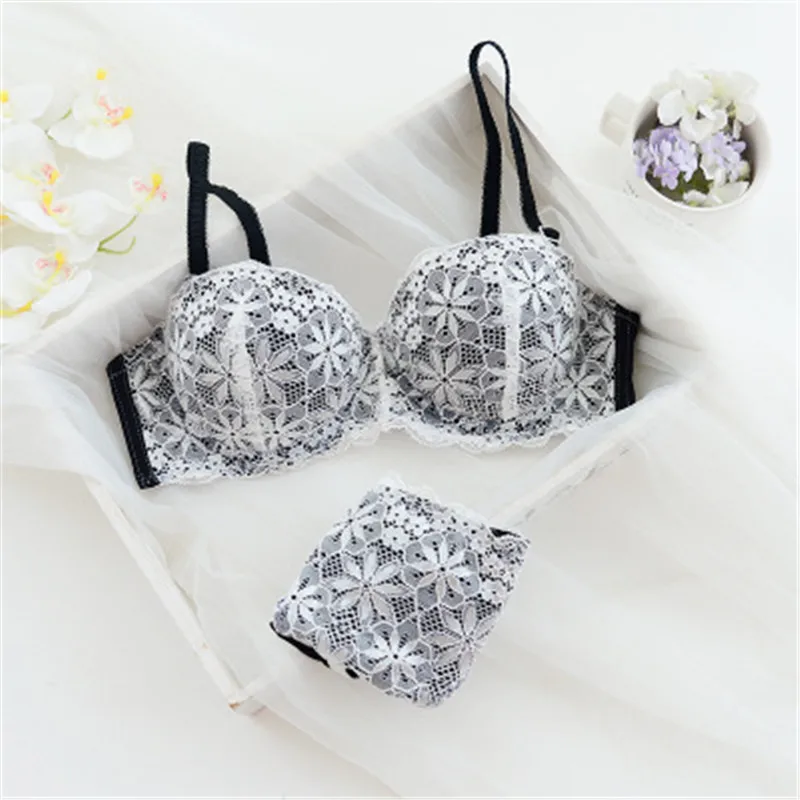 2018 Brand New Kids Training Bra Set Floral Print Teens Girl Underwear No Steel Ring Girls Bra +Briefs Sweet Child Bra