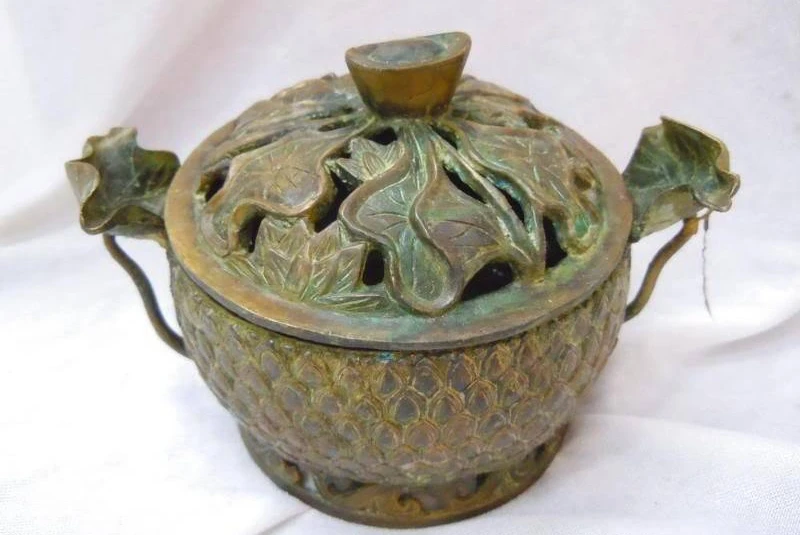 China bronze carved beautiful fine water lily censer Incense Burners statue