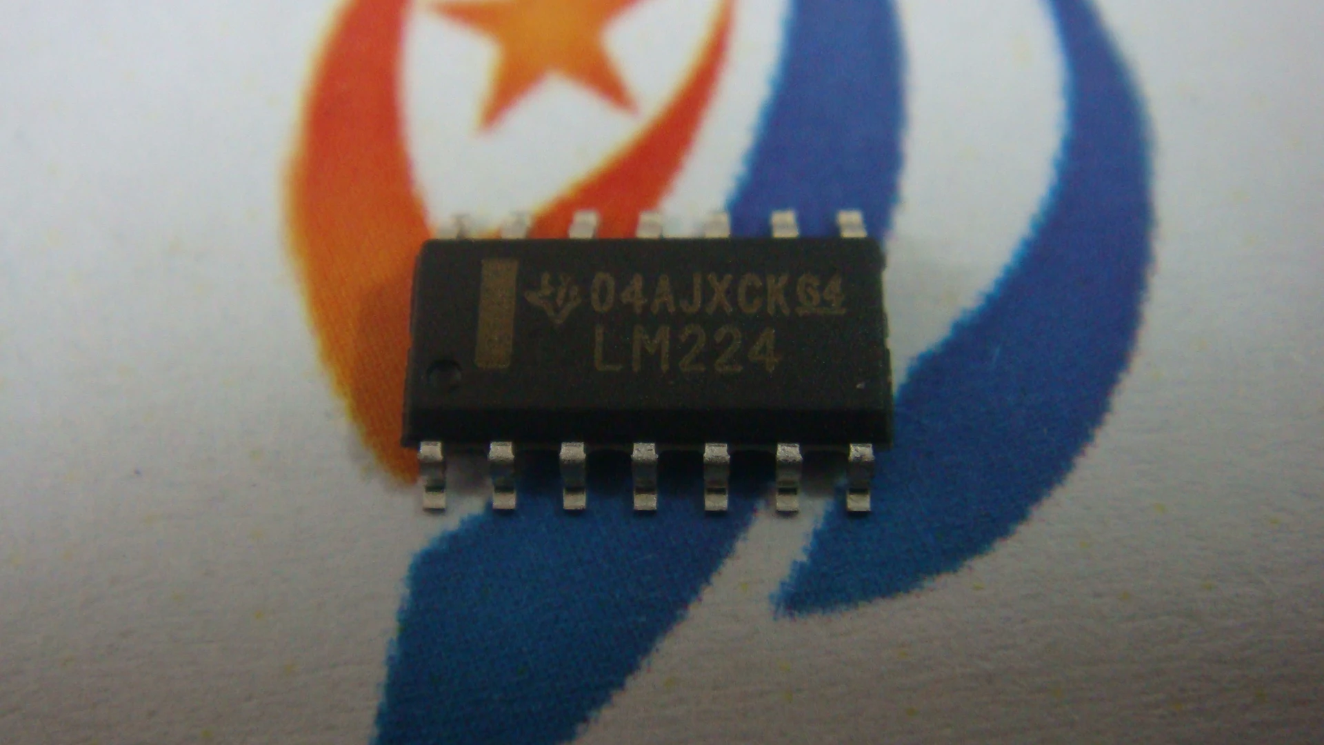 100pcs LM224DR SOP14 04+ new and original