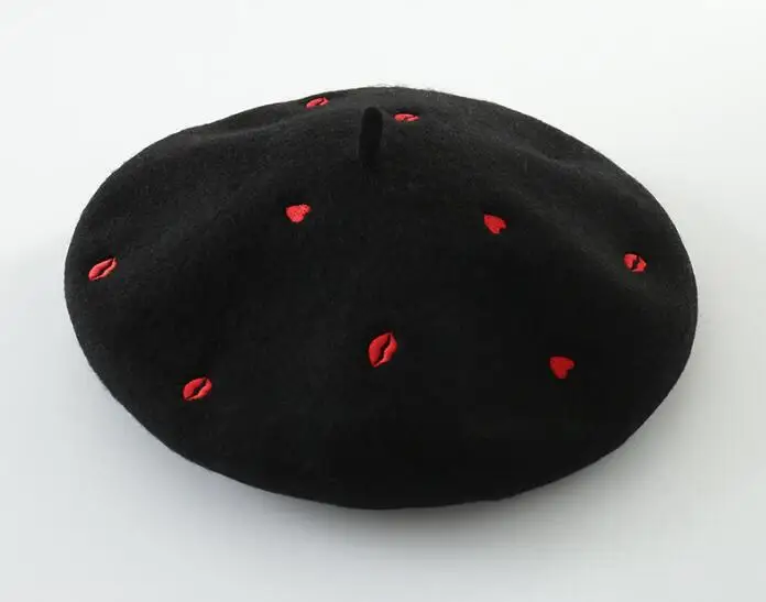 Winter Female Pure wool beret Red heart lip embroidery Cap Winter Warm Female British Style Lady Painter Bonnet Woman\'s hat