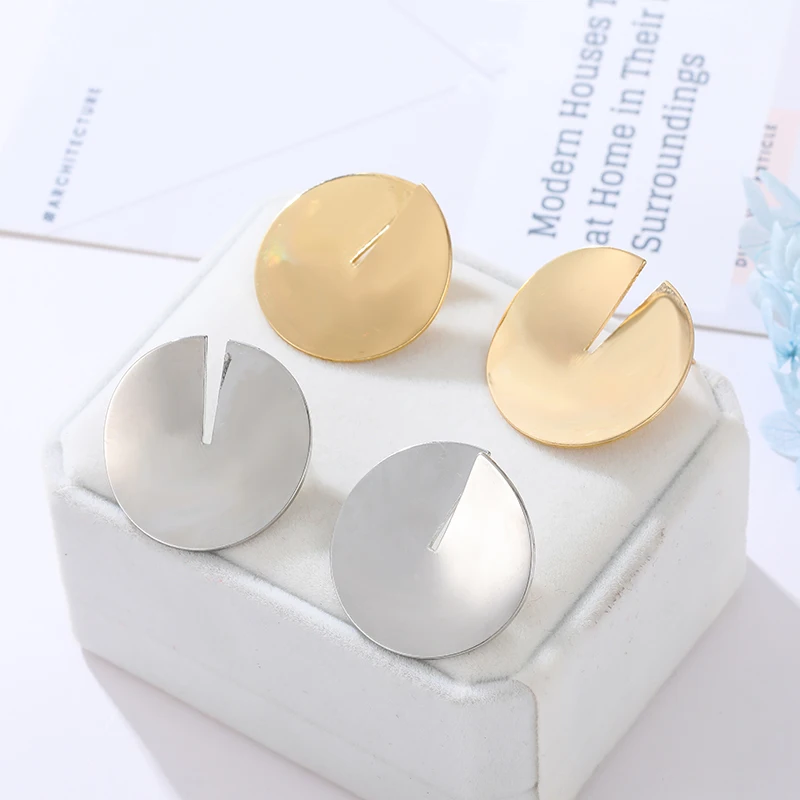 New European Round Stud Earrings for Women Personality Gold Color Metal Earrings Party Gift Punk Ear Accessories Wholesale