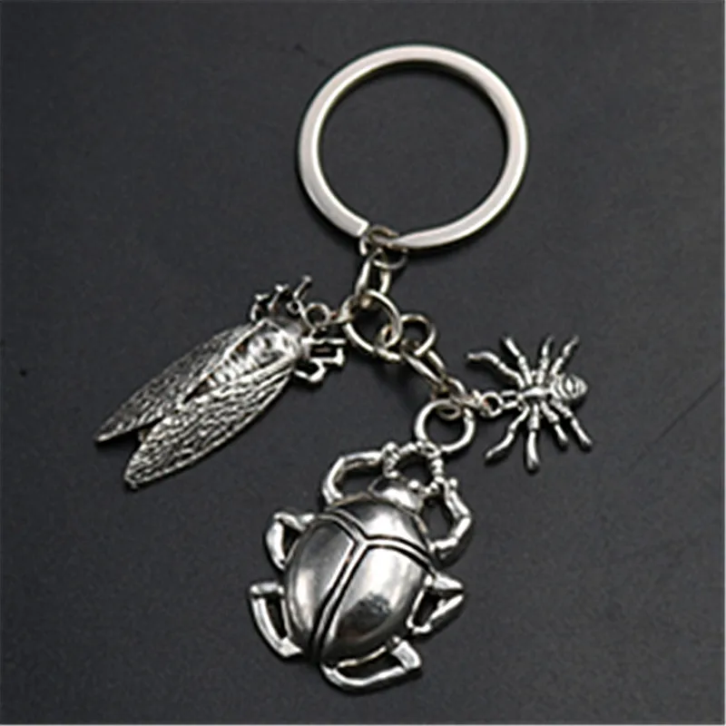 1pc Silver Plated Beetle & Spider & Cockroach Keychain Insect Enthusiast Keychain DIY Creative Handmade Alloy Keychain A1206