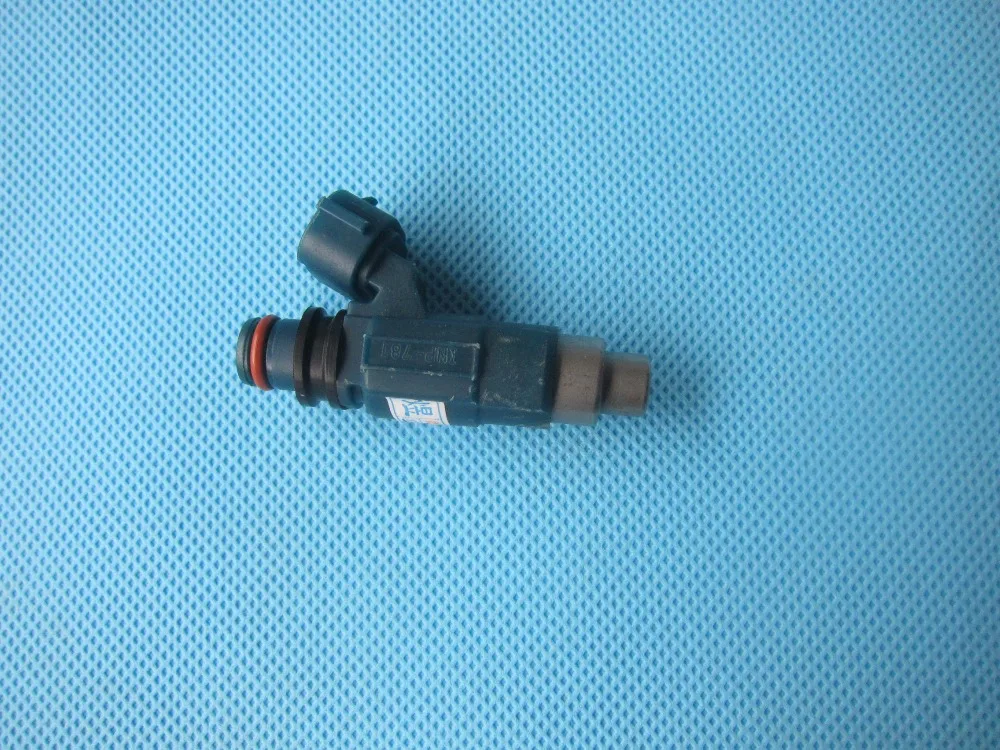 Car accessories engine fuel injector nozzle FP33-13-250 for Mazda