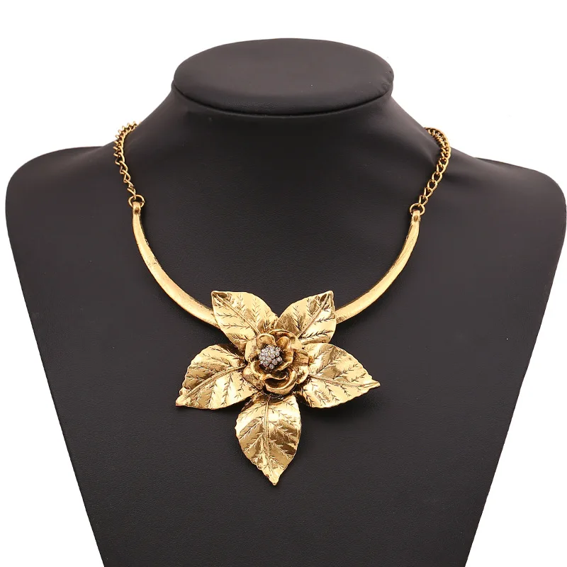 LZHLQ Women Cute Flower Necklaces Fashion Simple Short Statement Necklace Trendy Metal Brand Sweater Chain Jewelry Accessories