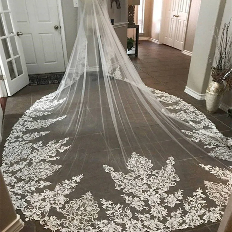 Vintage Nieuwe 3M 1L Bridal Veils Lange Kathedraal Lengte Kant Applicaties Wedding Accessoires Custom Made Wit Ivoor Met Kam