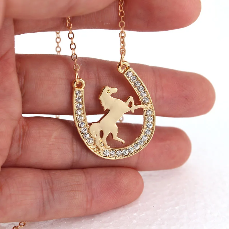 hzew new running horse and Horseshoe pendant necklace