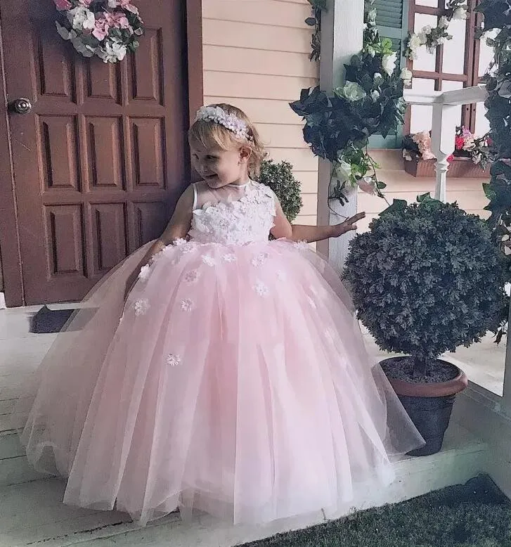 

Lovely Pink 3D Floral Appliques Flower Girl Dress for Wedding Sheer Neck Baby Girl Birthday Dress Pageant Gowns