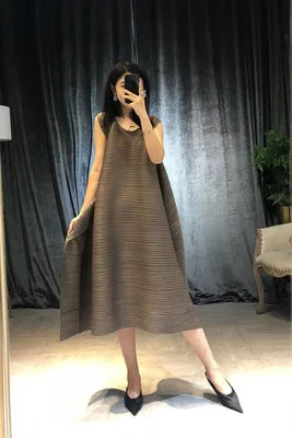 HOT SELLING Miyake Fold o-neck  solid loose sleeveless dress of tall waist A word  big yards  dress  IN STOCK