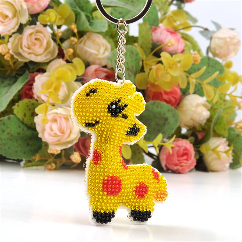 Fashion Beads Toy Children Adult Diy giraffe with beaded key chain cartoon cross-stitch hand bag car keychain 2018 new wholesale