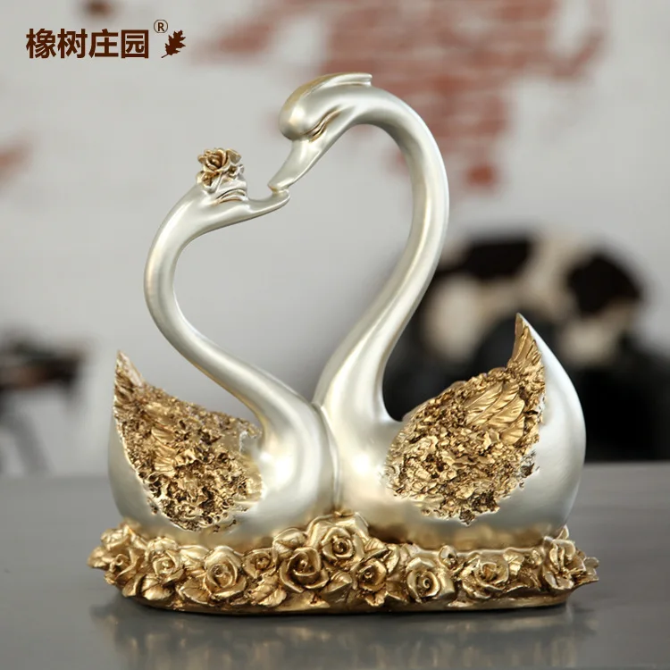 Modern simple European high-grade gold couple swan ornaments creative wedding gift resin crafts Oaks Manor