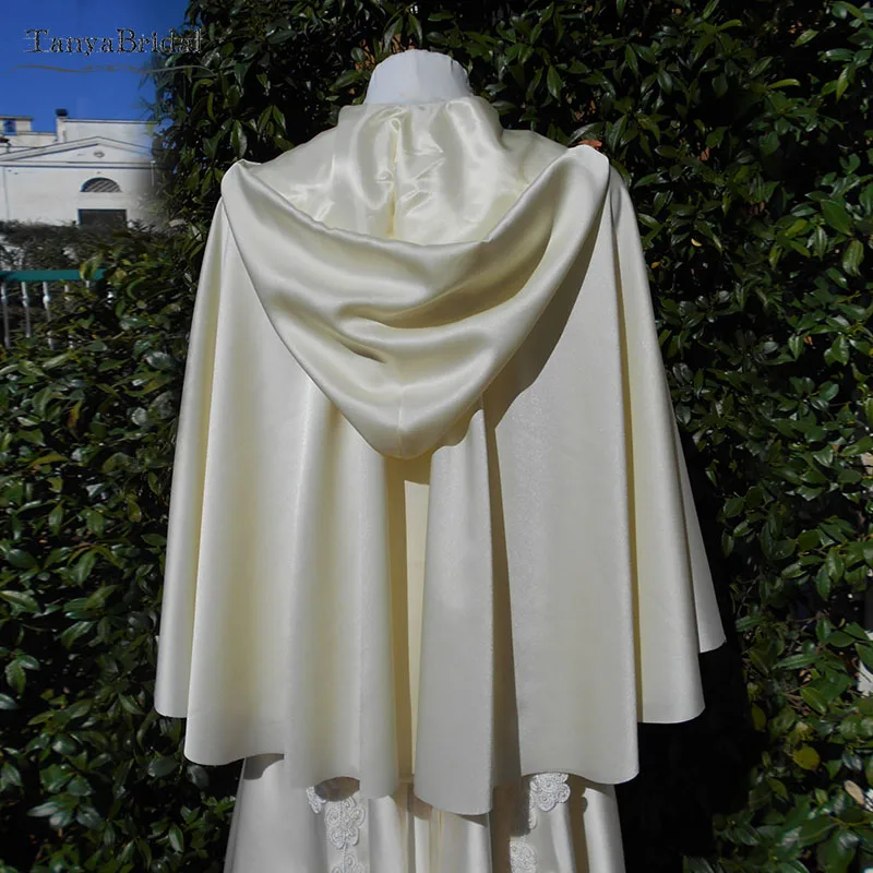 Ivoor Zijde Satijn Wedding Mantel, Bridal Cape Sjaal Jas Hooded Cape Bruids Accessoires Korte Bolero Gratis Grootte DJ076