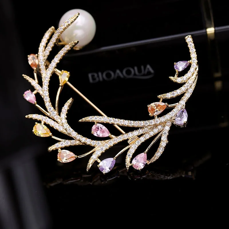 Fashion vine moon shape Brooches Cubic Zirconia Stone Leaf Pearl Pins Badge for Women Jewelry Windbreaker Ornament Winter Gift