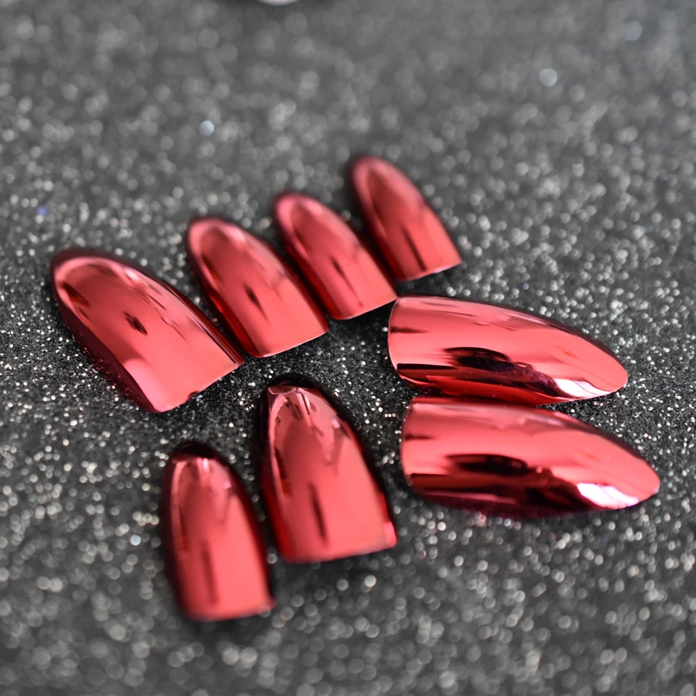 กระจกเซ็กซี่สีแดงปลอม Stilettos เล็บโลหะชุบรูปไข่ Stiletto METALLIC เล็บปลอมเล็บสวมใส่เล็บเคล็ดลับ Art