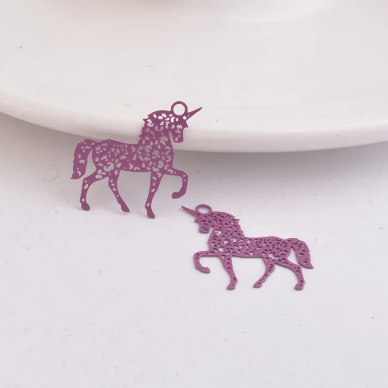 50 Stück AC9435 23*21mm KC Goldfarben und versilberte zarte hohle Einhorn-Anhänger für Ohrringe, Halsketten und Anhänger. – Detail 12