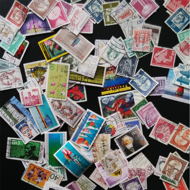 100 Pieces / Lot Germany All Different Commen Postage Stamps  Post Stamps With Post Mark  For Collections