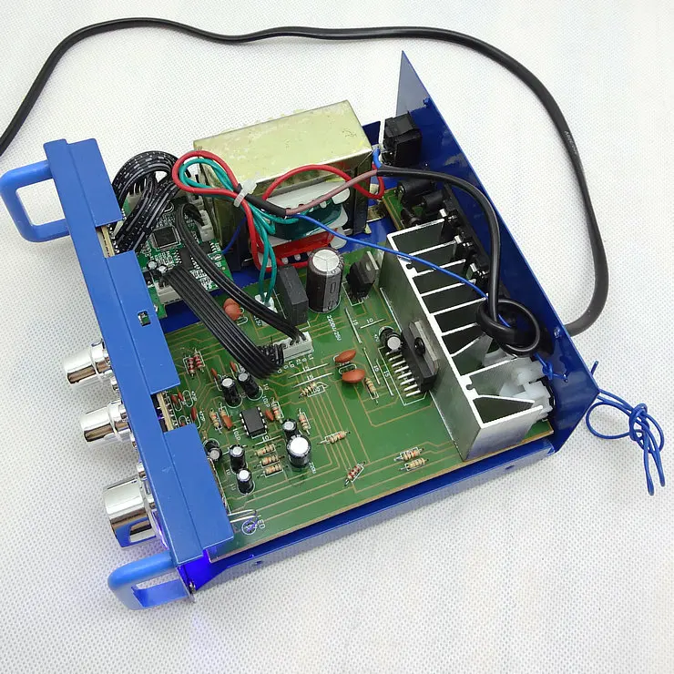 Mini amplificatore di potenza Bluetooth con telecomando Ciclo ad anello singolo memoria rotta fatazione multifunzione AC12V DC220V 300W + 300W