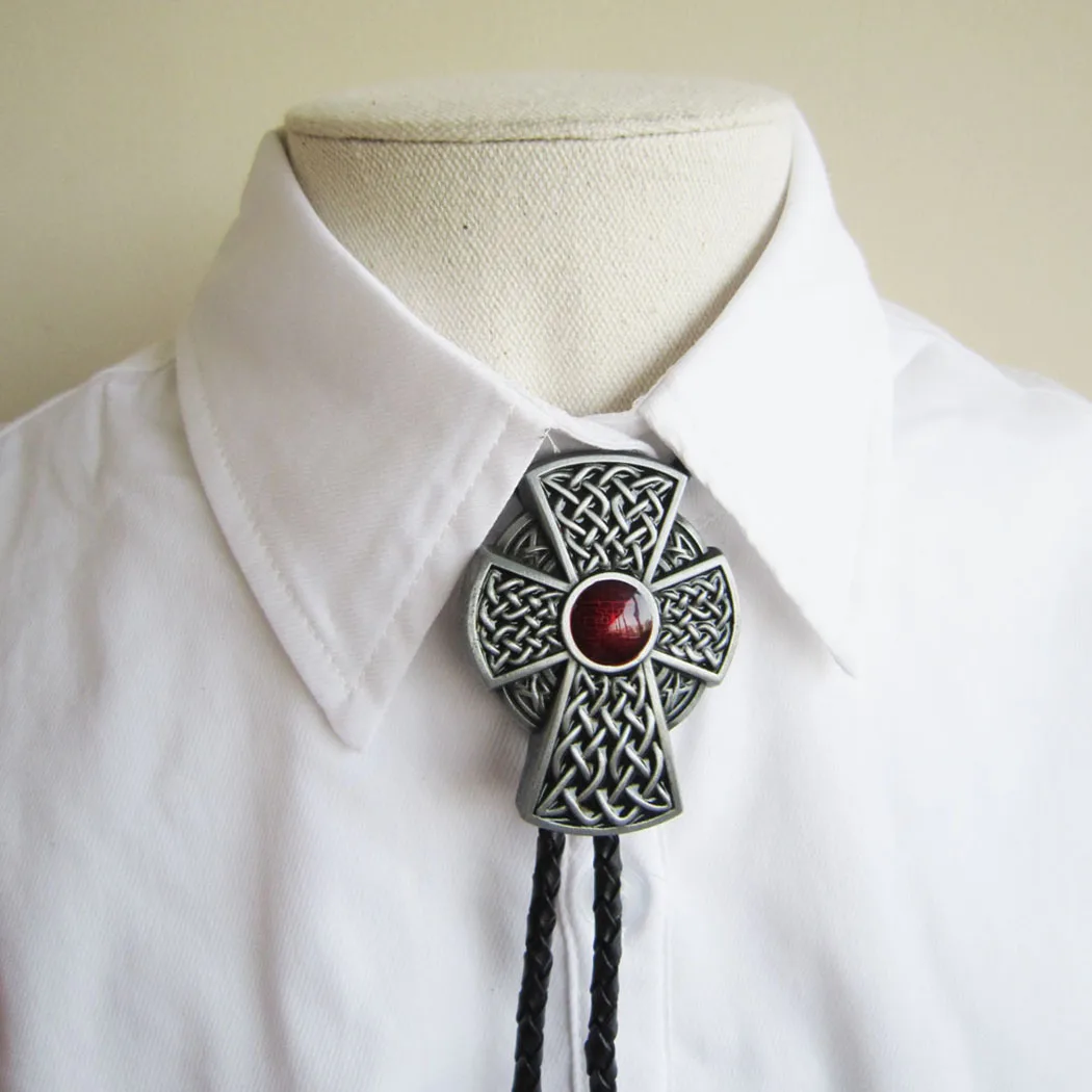 สไตล์วินเทจตะวันตกเฉียงใต้สีแดง Knot Bolo Tie งานแต่งงานสร้อยคอหนังคอ Tie BOLOTIE-WT060 ยังสต็อกใน US